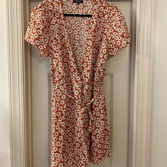 Madewell Dresses & Skirts - Madewell Falling Daisies True Wrap Dress 100% Cotton